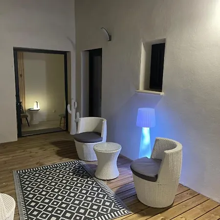 Calme Et Ensoleillee Maison Au Pied De La Entre St Palais Sur Et Royan Tatil Evi